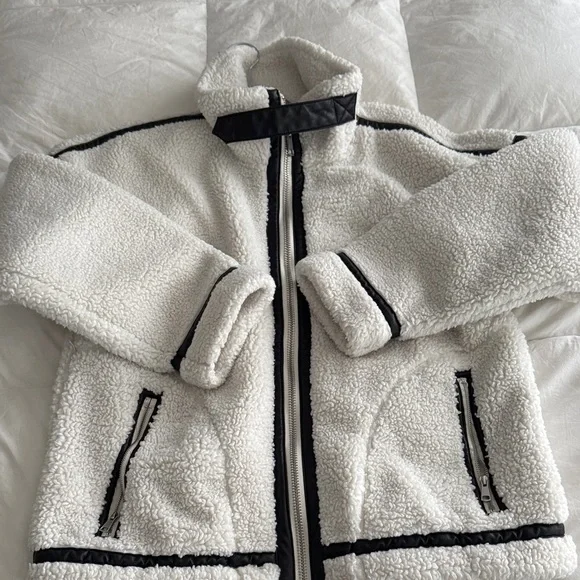 Abercrombie & Fitch Contrast Trim Sherpa Aviator Jacket - Picture 1 of 3